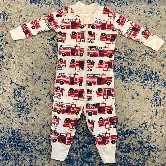 Hanna Andersson Fire Truck Baby Zip Sleeper 3-6 months - Picture 2 of 5